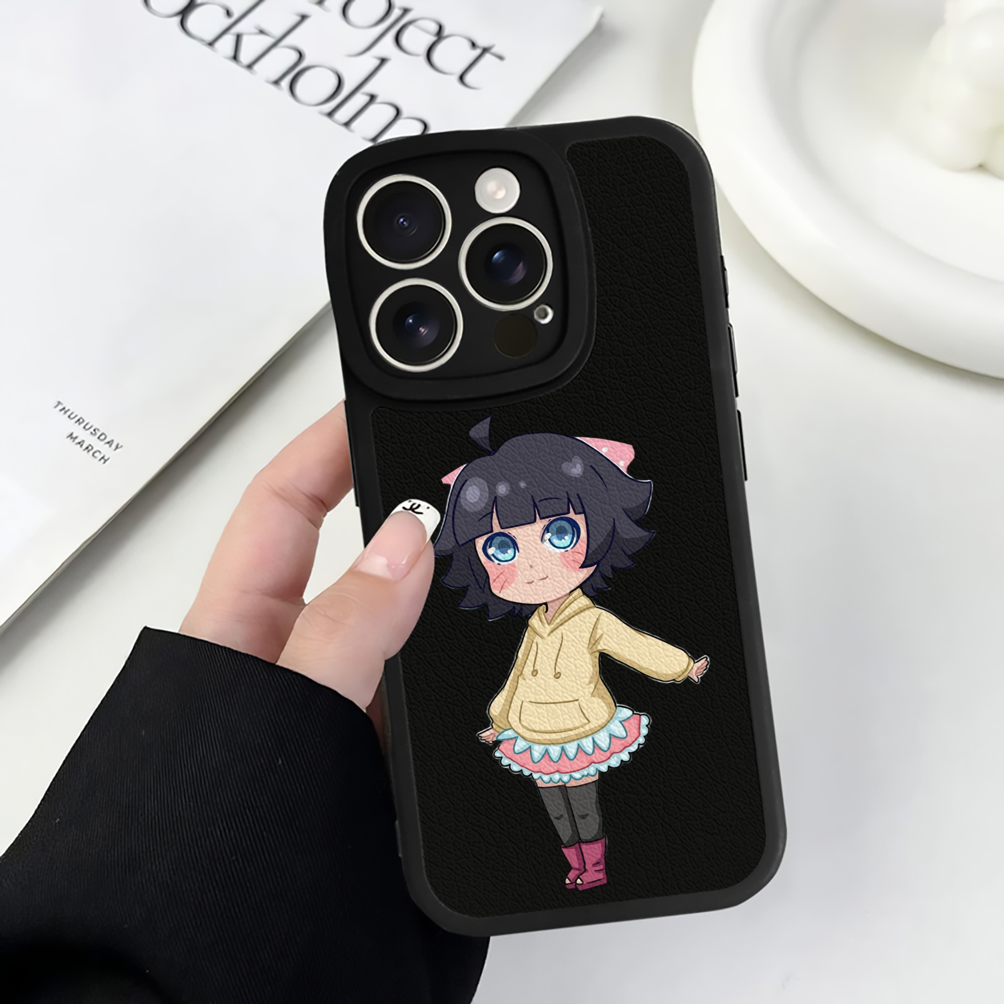 （画像用） NARUTO -ナルト- うずまき ヒマワリ Uzumaki Himawari 【iPhone 16シリーズ対応】シリコンスマホケース（レザー調） 材質：シリコン